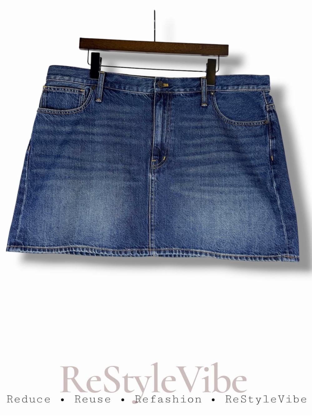 MADEWELL Women’s Size 33 Skirt Mini Length Style Denim Jean 100% Cotton